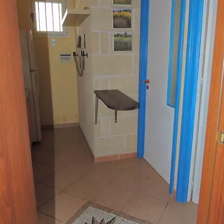 Casa Con Terrazzo In Stile Mediterraneo