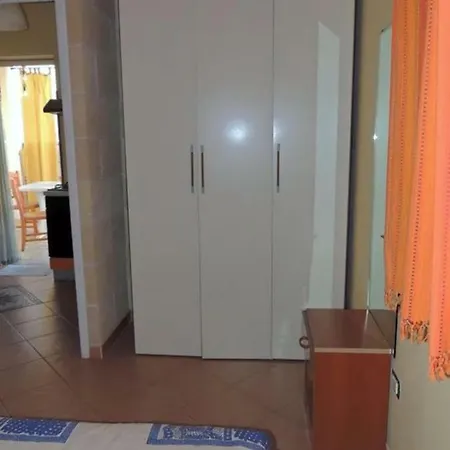 Casa Con Terrazzo In Stile Mediterraneo * Lido Conchiglia